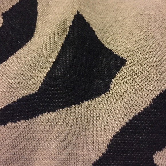 NWOT Bobeau Black and Tan Pleated Dress! - Picture 3 of 9